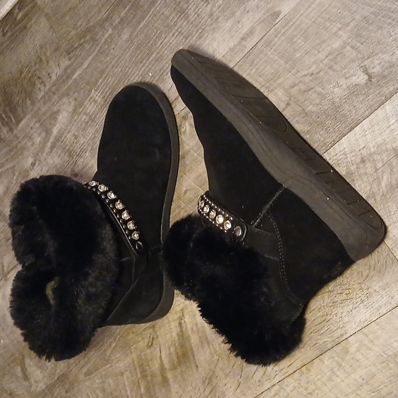 Canyon River Blues 'Anita' black furry rhinestone accented winter boots size 7 - Picture 4 of 13